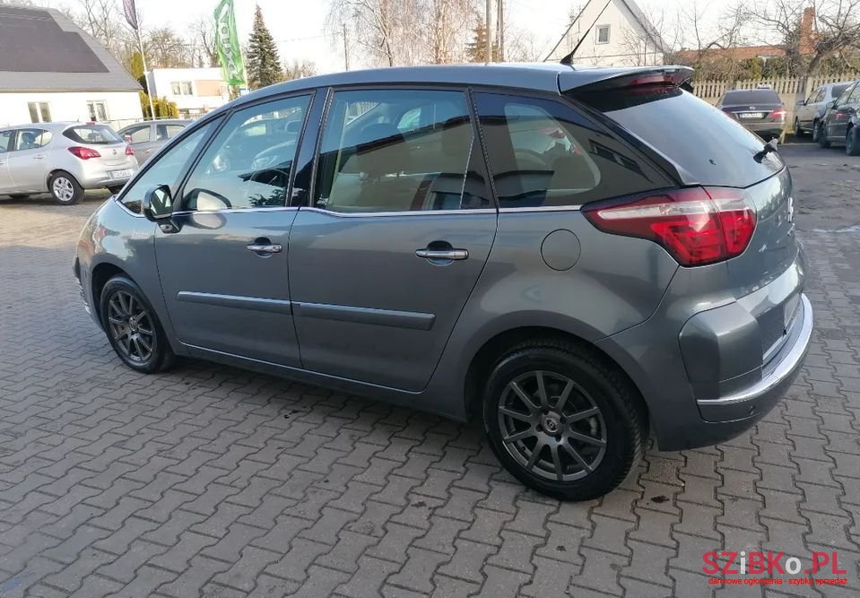 2012' Citroen C4 Picasso photo #5