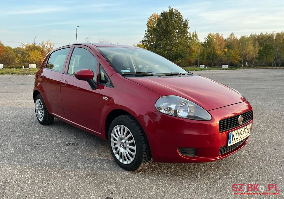 2010' Fiat Grande Punto photo #1