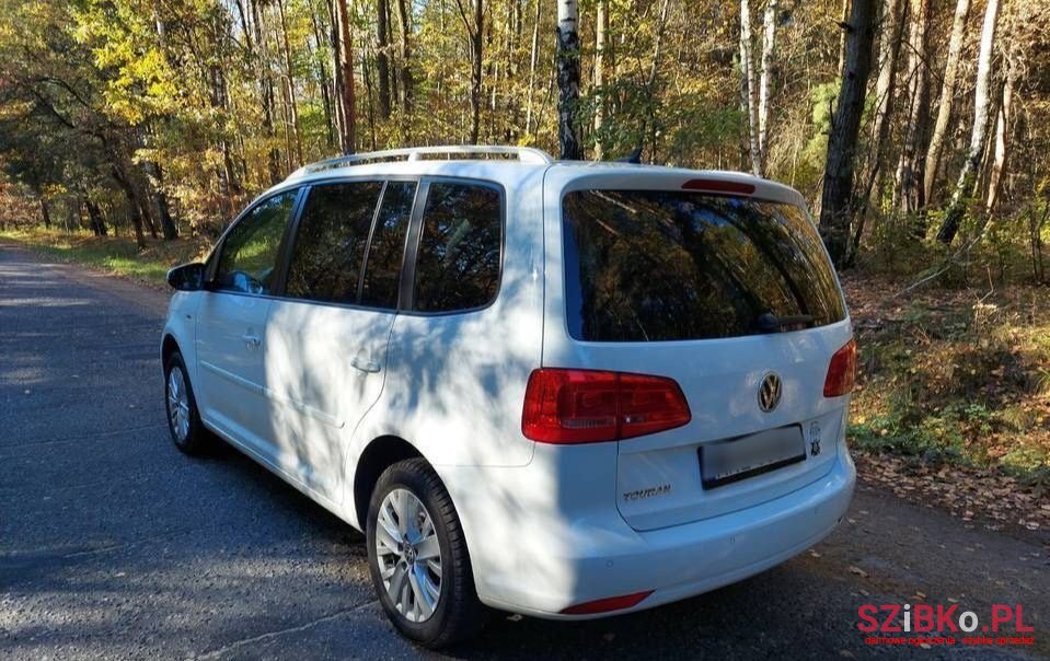 2013' Volkswagen Touran photo #1