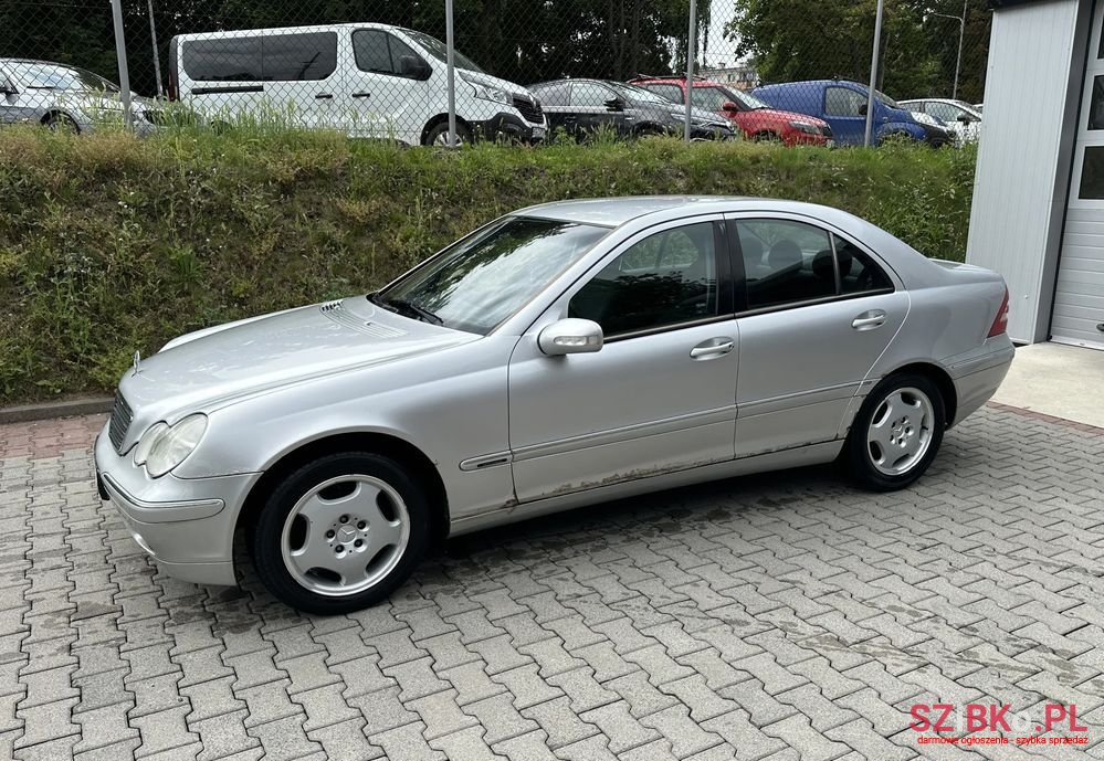 2002' Mercedes-Benz C-Class photo #1