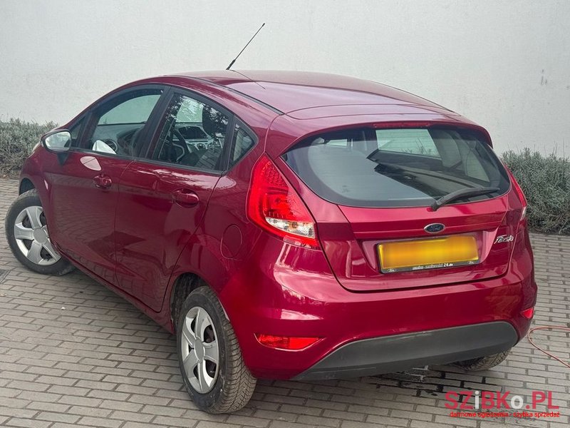 2010' Ford Fiesta 1.25 Titanium photo #4