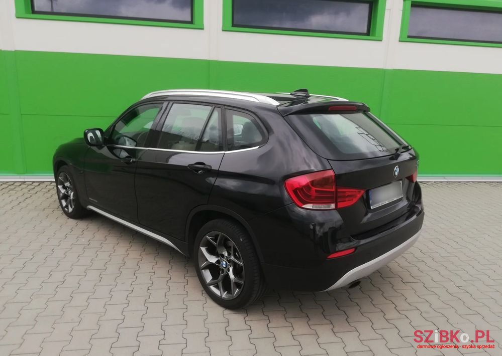 2011' BMW X1 Xdrive20D photo #2