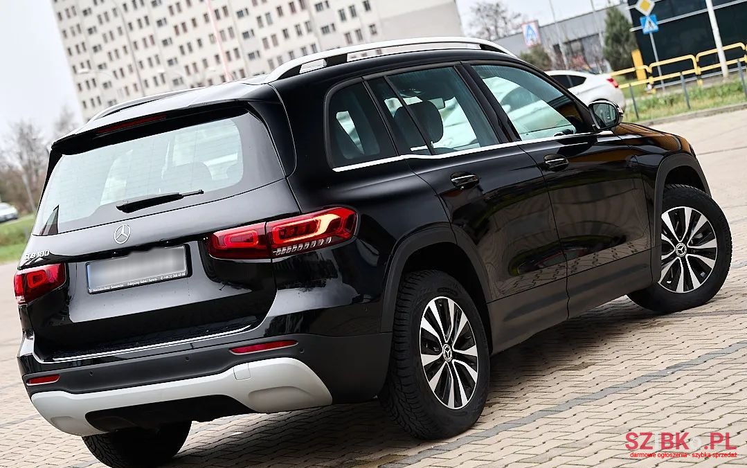 2022' Mercedes-Benz GLB photo #2