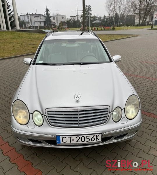 2003' Mercedes-Benz Klasa E photo #2