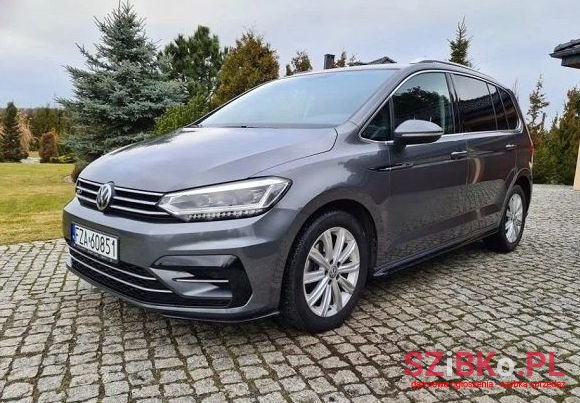 2017' Volkswagen Touran photo #2