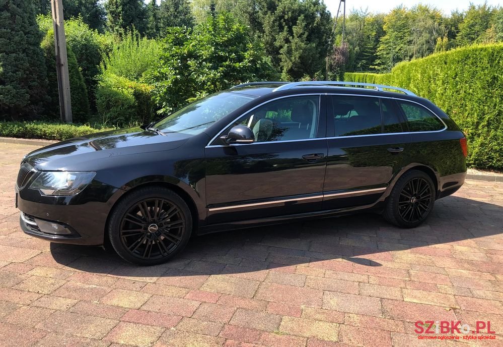 2013' Skoda Superb photo #3