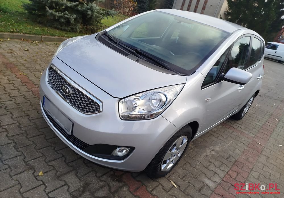 2012' Kia Venga Diesel Attract photo #2