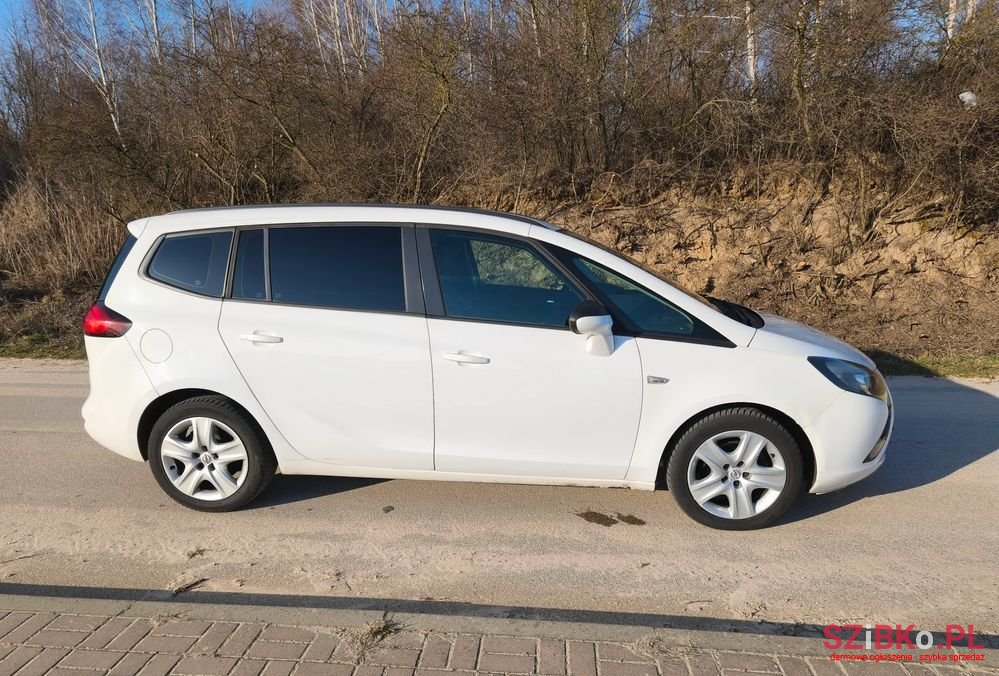 2013' Opel Zafira photo #5