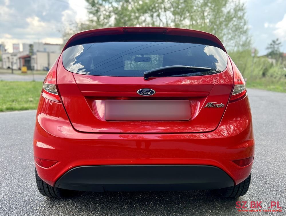 2010' Ford Fiesta photo #5