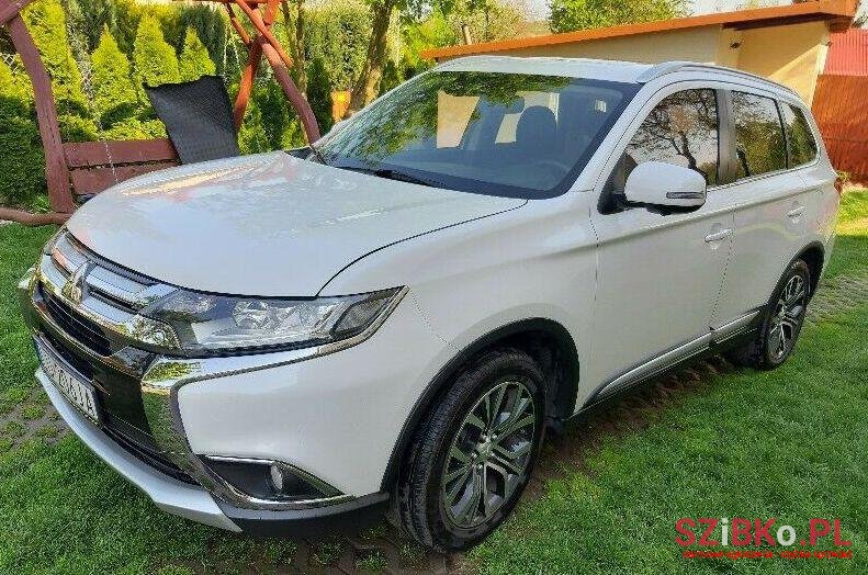 2017' Mitsubishi Outlander photo #1