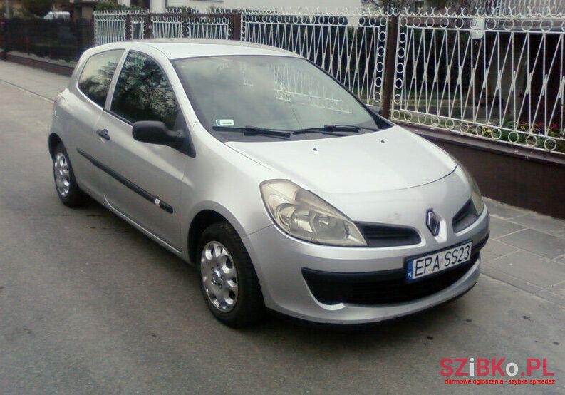 2008' Renault Clio photo #1