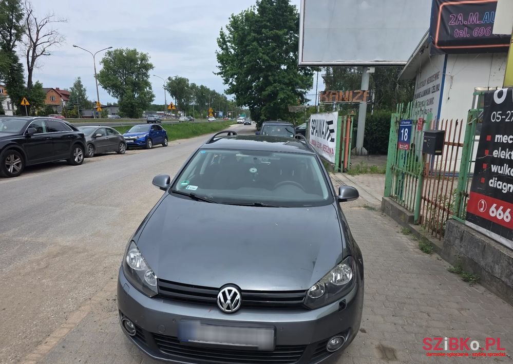2009' Volkswagen Golf photo #4
