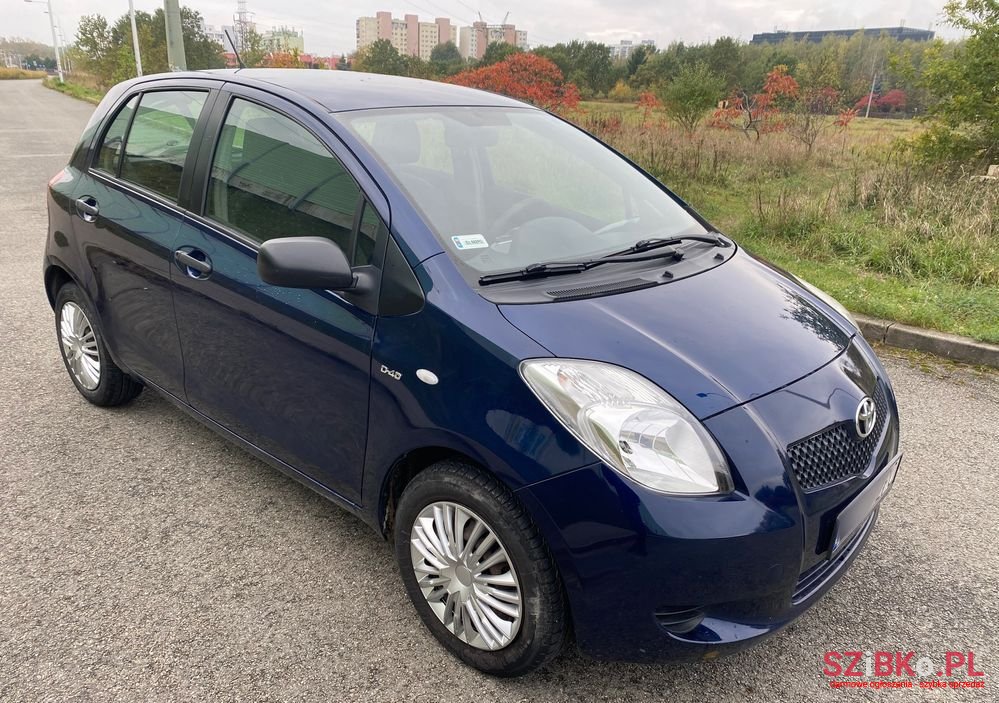 2008' Toyota Yaris photo #2