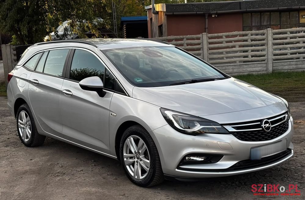 2019' Opel Astra photo #1