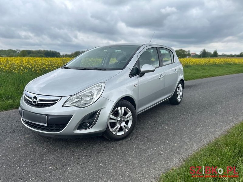 2011' Opel Corsa 1.2 16V Cosmo photo #1
