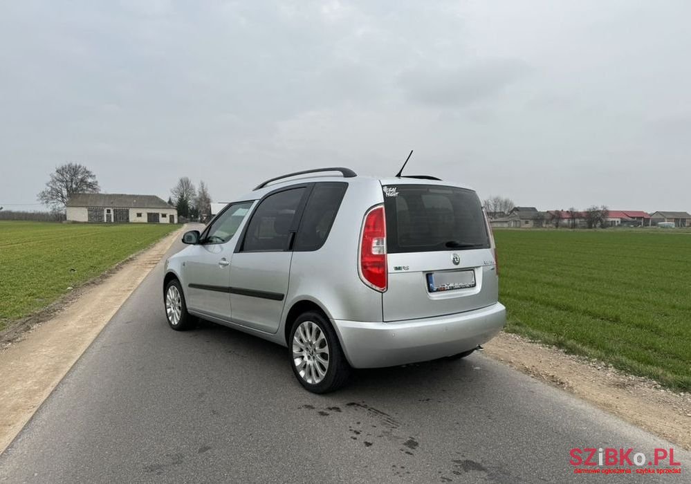 2012' Skoda Roomster Sport photo #3