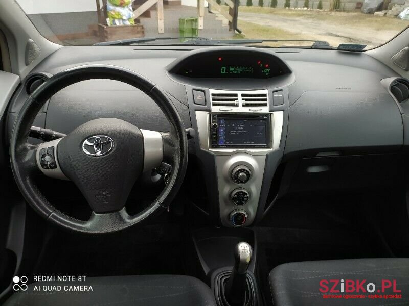 2007' Toyota Yaris photo #2