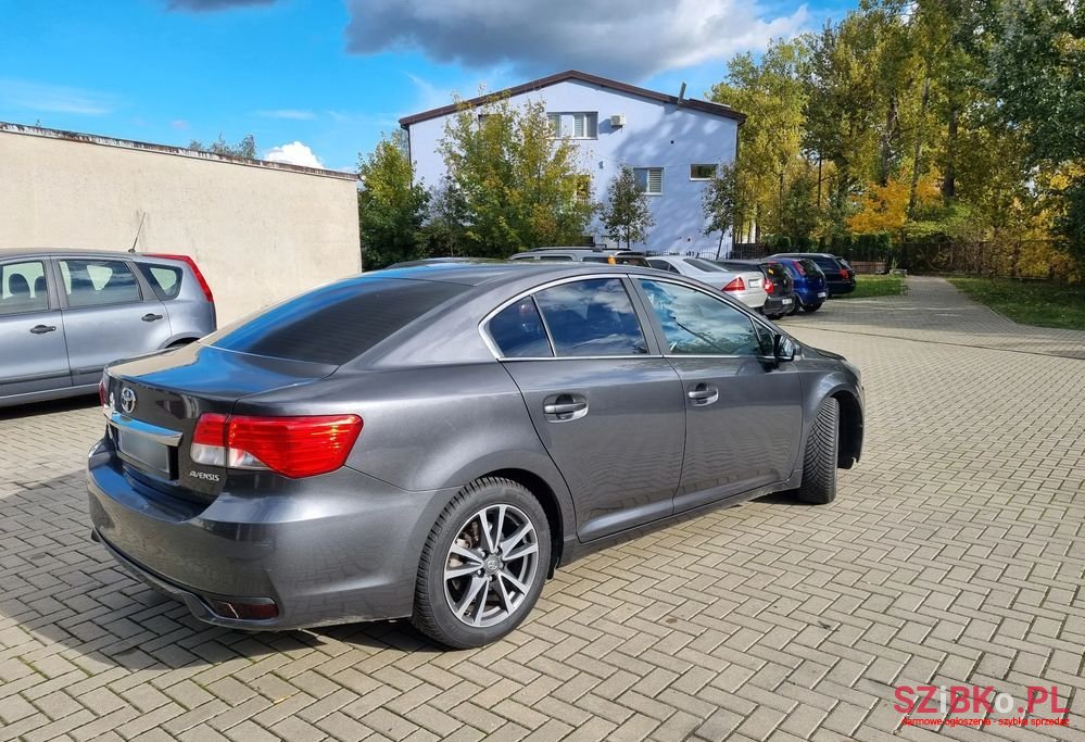 2012' Toyota Avensis photo #4