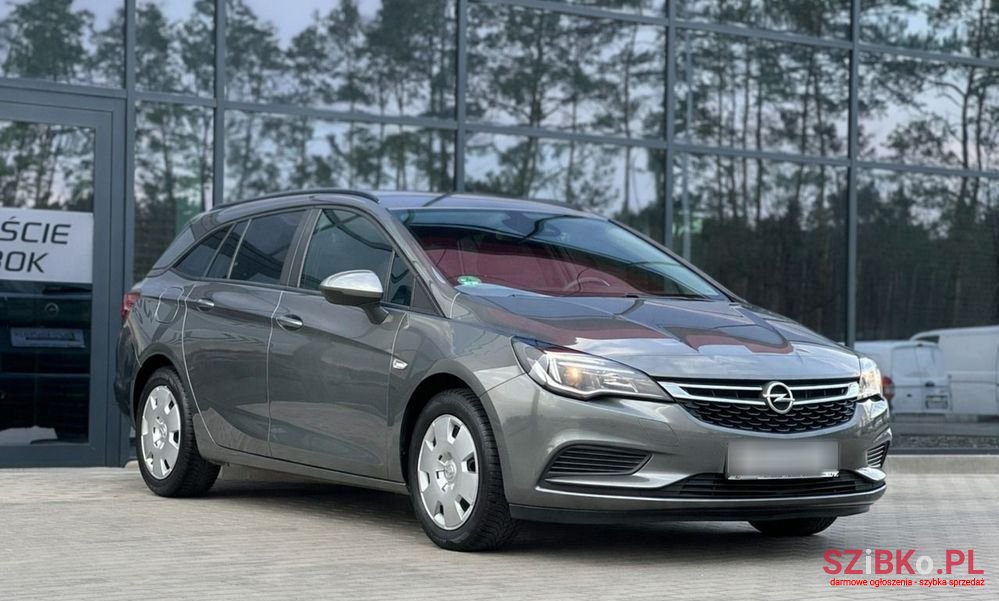 2017' Opel Astra 1.4 T Dynamic photo #3