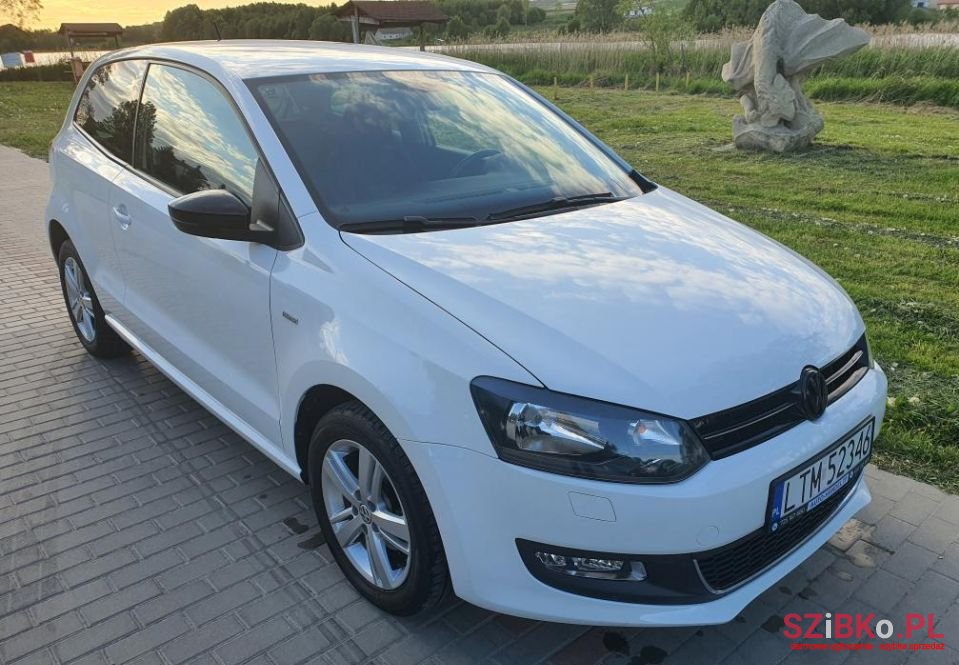 2012' Volkswagen Polo photo #1