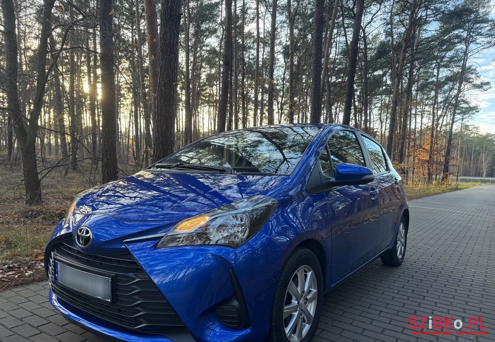 2017' Toyota Yaris photo #1