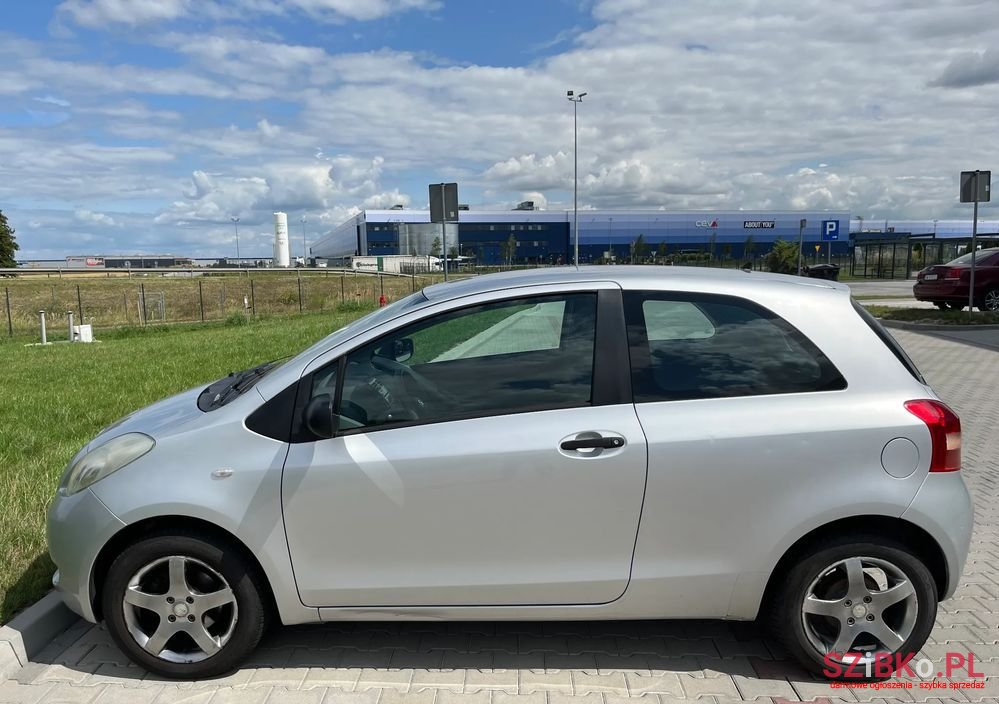 2007' Toyota Yaris 1.3 Terra photo #3