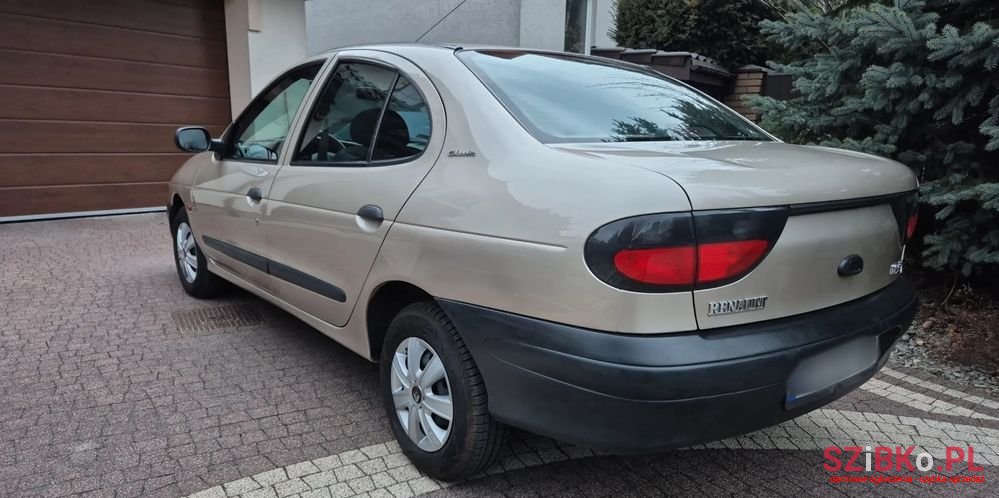 1997' Renault Megane 1.4 Rn photo #1