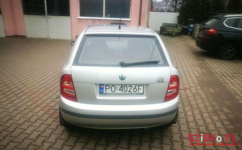 2002' Skoda Fabia photo #4