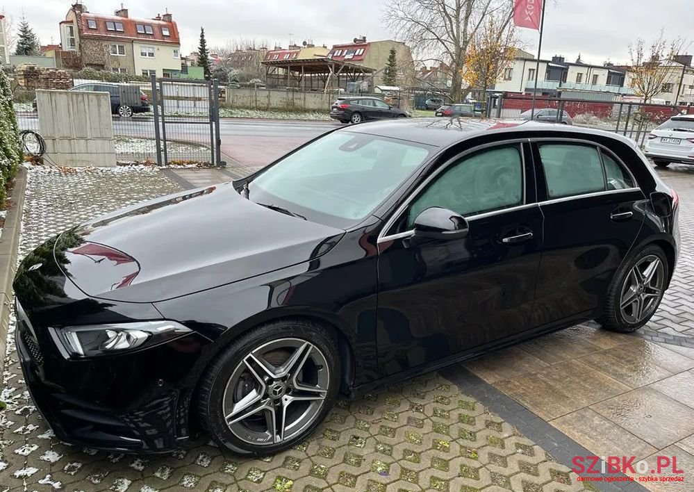 2019' Mercedes-Benz A-Class 200 Amg Line 7G-Dct photo #2