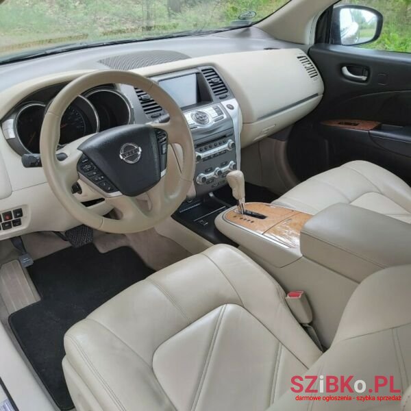 2011' Nissan photo #5