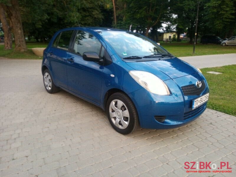 2008' Toyota Yaris photo #6