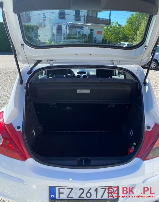 2011' Opel Corsa photo #4