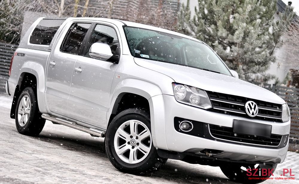 2011' Volkswagen Amarok photo #1