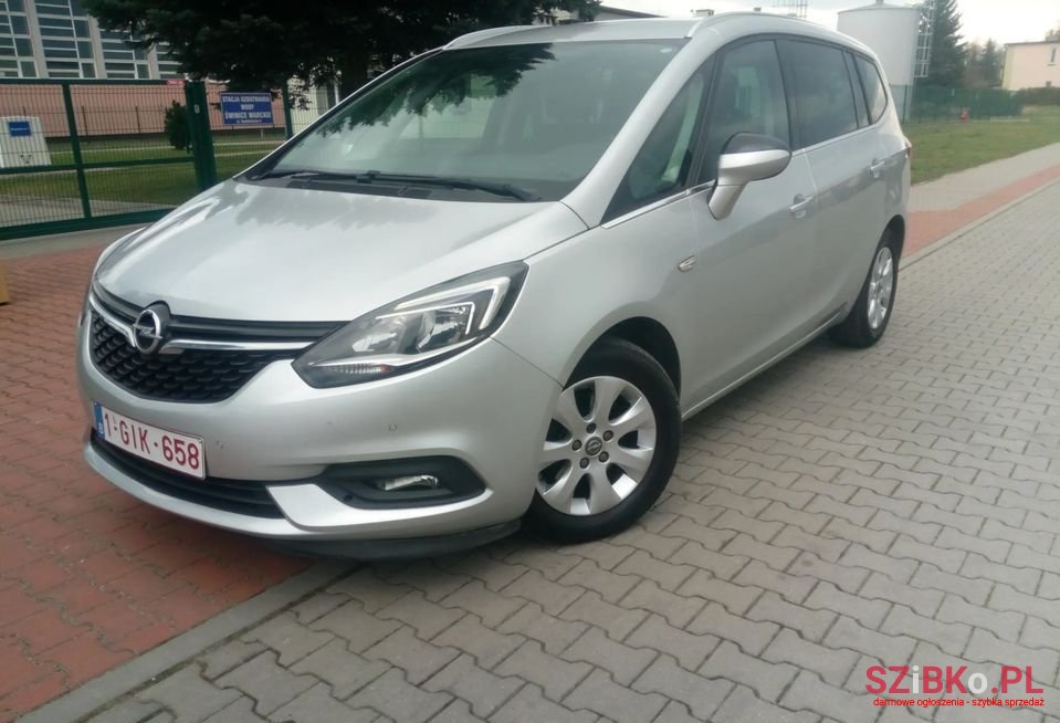 2016' Opel Zafira photo #2