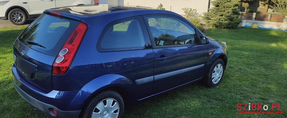 2007' Ford Fiesta 1.6 Trend photo #2