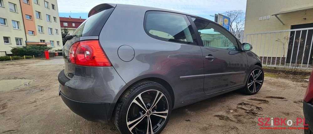 2006' Volkswagen Golf photo #5