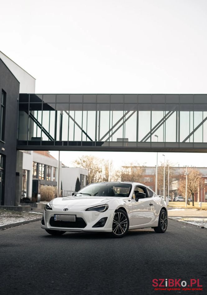 2016' Toyota GT86 2.0 Premium photo #1