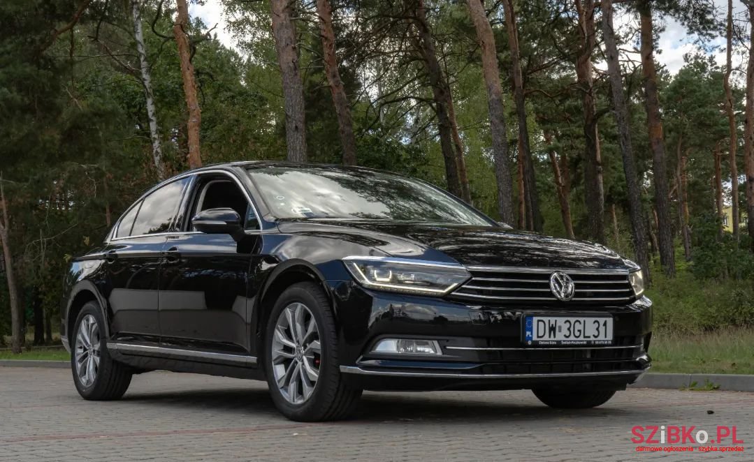 2015' Volkswagen Passat photo #1