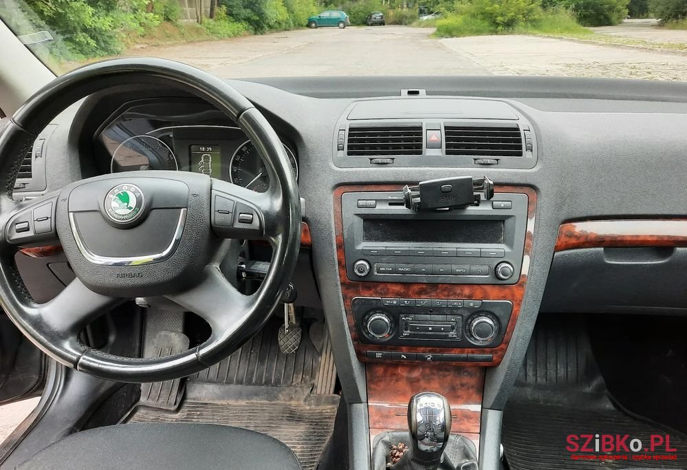 2009' Skoda Octavia 1.4 Tsi Elegance photo #1