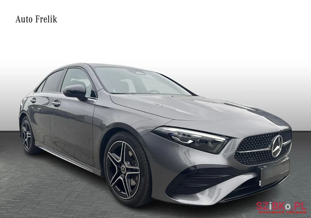 2024' Mercedes-Benz A-Class 200 Amg Line photo #6