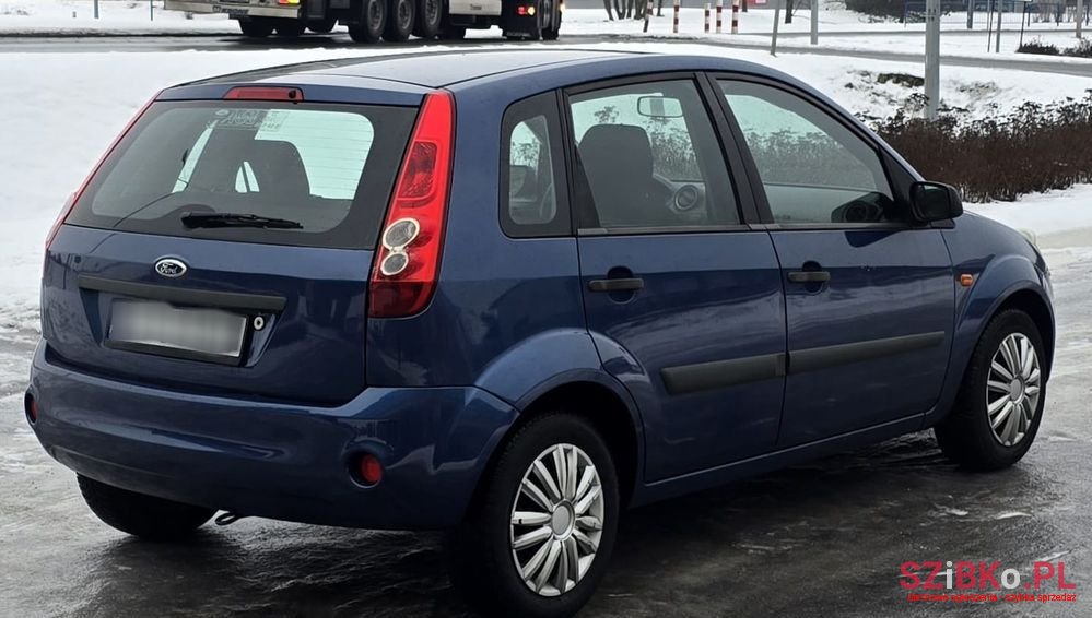 2008' Ford Fiesta photo #6