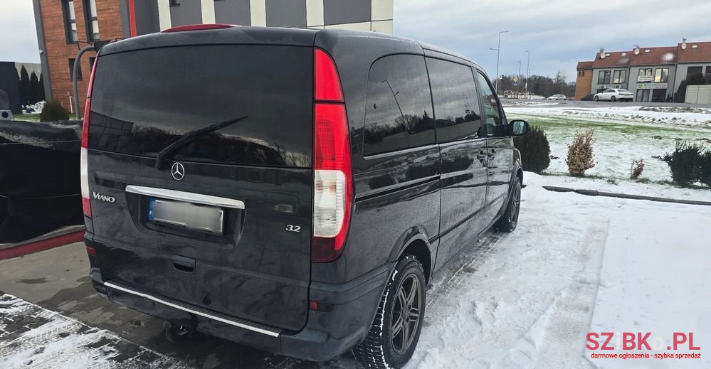 2004' Mercedes-Benz Viano photo #3