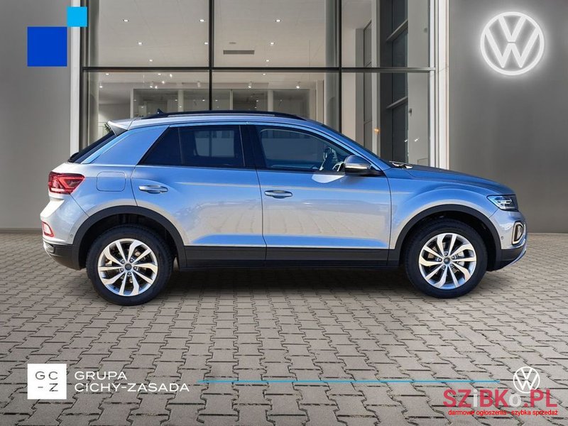 2024' Volkswagen T-Roc photo #5