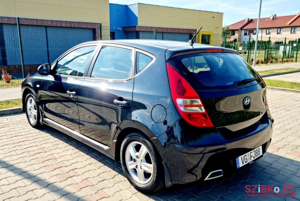 2010' Hyundai i30 photo #3