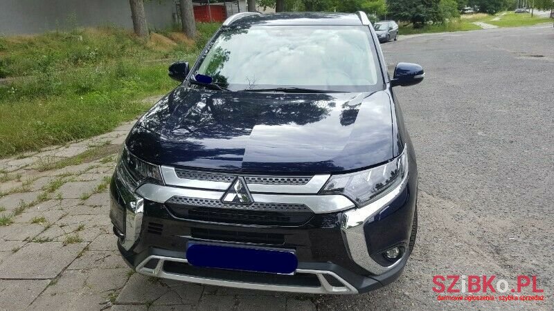 2018' Mitsubishi Outlander photo #2