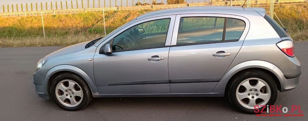 2005' Opel Astra 1.7 Cdti photo #5