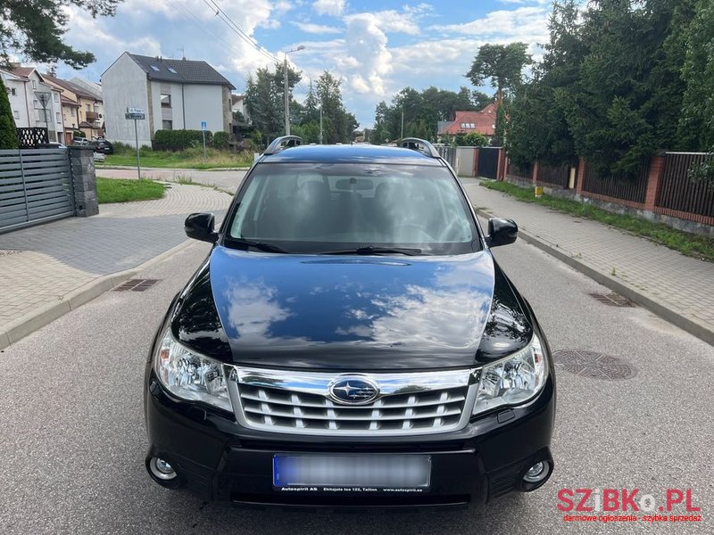 2011' Subaru Forester 2.0X Edition photo #2