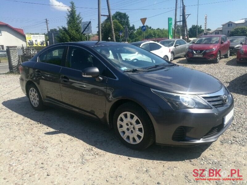 2012' Toyota Avensis photo #1