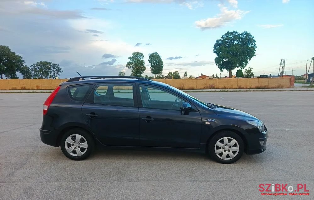 2011' Hyundai i30 I30Cw 1.4 Blue Comfort photo #6