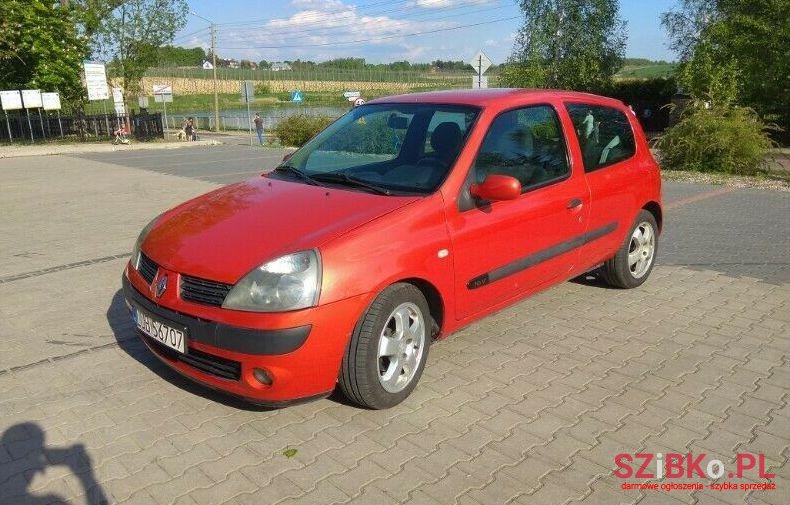 2004' Renault Clio photo #1